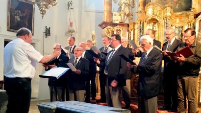 Bild: mab
Der Männerchor des Sängerbundes 1861 aus Schwandorf gastierte in der Alten Pfarrkirche beim Geistlichen Abendkonzert.