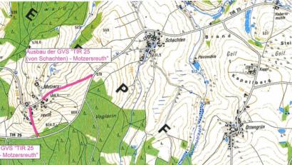 Bild: pz
Die Einzelheiten der beiden Anbindungen zur Kreisstraße TIR 25 sind jetzt bei einer Informationsversammlung im Gasthaus Schneider erläutert worden.