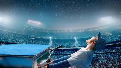 Bild: David Appleby/Paramount Germany/dpa
Nach dem erfolgreichen Film "Bohemian Rhapsody" über die Band Queen folgt nun ein Biopic über Elton John. Der britische Musiker wird von Taron Egerton dargestellt.