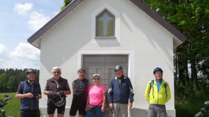 Bild: exb
In Eiglasdorf an der Kapelle „Zur Ehre Gottes“ der Familie Adam.