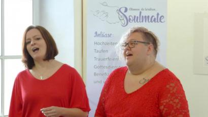 Bild: fsb
Das Duo "Soulmate" mit Steffi Gröger (links) und Bettina Mildner singt in der Synagoge gemeinsam mit dem Duo "Traumklänge". Nutznießer ist die Kinderkrebshilfe.