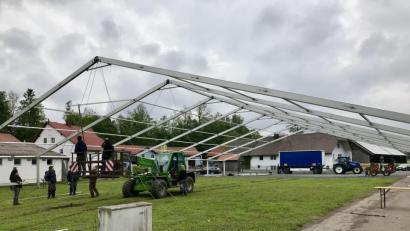 Bild: wro
Seit Tagen laufen die Vorbereitungen für das HCL-Geburtstagsfest in der Leugaser Dorfmitte.