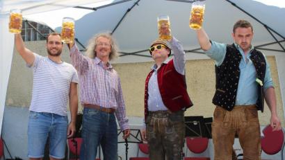 Bild: kar
Beim Bierkrugstemmen bewiesen die Männer Stärke.