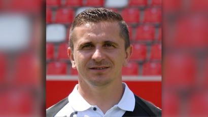 Bild: A. Schwarzmeier
Mersad Selimbegovic rückt beim SSV Jahn vom Co-Trainer zum Cheftrainer auf.