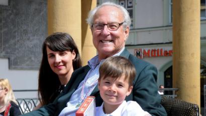 Bild: Stephan Huber
Beim historischen Umzug sind sie die Ehrengäste: Eduard Prinz von Anhalt-Askanien und Herzog von Sachen. Der 77-Jährige ist ein Cousin des britischen Thronfolgers Prinz Charles. Mit nach Amberg gekommen sind Tochter Julia Katharina (Erbprinzessin von Anhalt) und deren ältester Sohn Maxime (8).