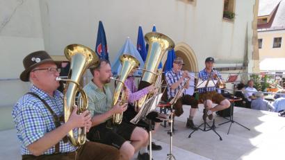 Bild: mma
Fünf vom Musikzug Hirschau eröffneten.