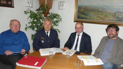 Bild: rn
Mit viel statistischen und Einzelfallerkenntnissen wartete Erster Polizeihauptkommissar Werner Stopfer beim Sicheheitsgespräch mit den Bürgermeistern der VG auf.