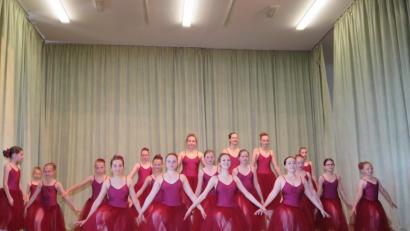 Bild: ubb
Die Eleven begeisterten bei ihrer Choreographie.mit Ästhetik und Eleganz.