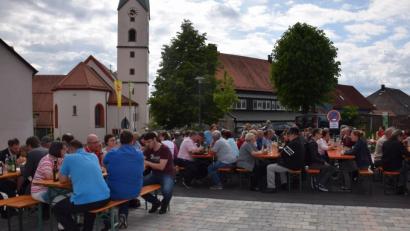 Bild: fla
Viele Waldthurner sind der Einladung zum Aktionstag gefolgt.
