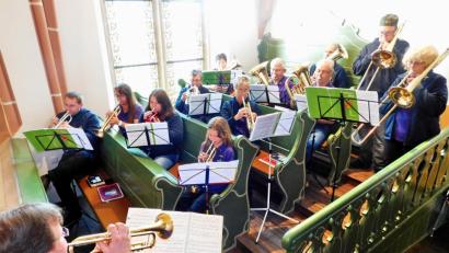 Bild: hai
Der evangelische Posaunenchor Wirbenz, Kemnath und Immenreuth (Bild) gestaltet den Festgottesdienst zu seinem 20-jährigen Bestehen selbst musikalisch.