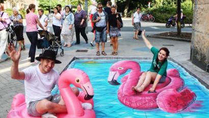 Bild: exb
Täuschend echt erscheint der gemalte Flamingo von Rianne te Kaat.