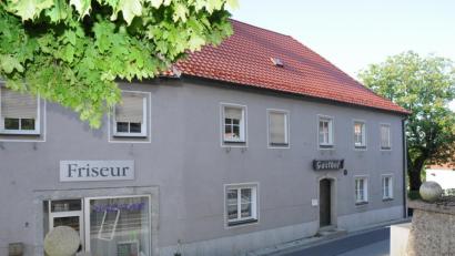 Bild: bey
Die Gaststätte und der Pensionsbetrieb werden zu einer ambulanten Wohngemeinschaft und Tagespflege umgebaut.