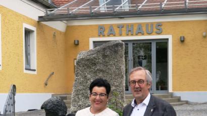 Bild: exb
Zwei, die sich verstehen: SPD-Fraktionsvorsitzende Birgit Fruth und Ursensollens Bürgermeister Franz Mädler (Freie Wähler).