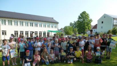 Bild: exb
Die "Bienenretter" der Grundschule Bärnau.