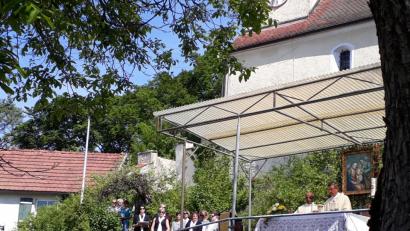 Bild: exb
Die Gruppe Profeel gestaltete den Gottesdienst am Freialtar der Wallfahrtskirche.