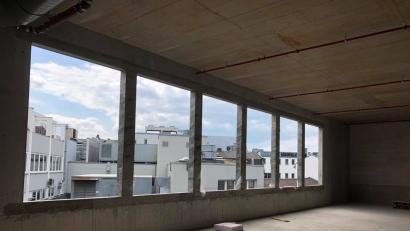 Bild: exb
Es wird eifrig an den Räumen des Fitnessstudios im NOC gebaut. Die Fenster sollen eigens vergrößert worden sein, um beim Training einen Blick über Weiden schweifen lassen zu können.