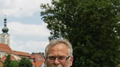 Bild: jrh
Bauunternehmer Otto Pravida vor Pressather Silhouette.