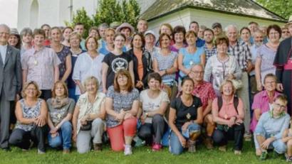 Bild:  Wolfgang Schwamberger
Im vergangenen Jahr feierten die Bärnauer Fußwallfahrer auf dem Fahrenberg mit Bischof Dr.Rudolf Voderholzer den Gottesdienst.