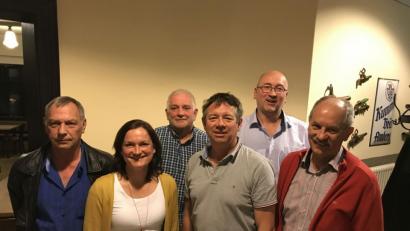 Bild: zyz
Der Vorstand der Handballgemeinschaft Amberg mit Vorsitzendem Frank Mitschke (Zweiter von rechts) an der Spitze.