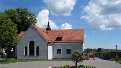 Bild: fjo
Die Glocke auf dem Leichenhaus beim Friedhof wird immer noch von Hand geläutet. Damit soll noch heuer Schluss sein.