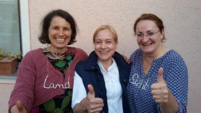 Bild: rkp
Die drei Organisatorinnen Margit Roiger (von links), Ursula Zwicknagel und Katrin Obermeier freuten sich über die vielen Gäste.