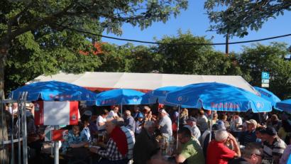 Bild: mfh
.Zwei Tage lang durften sich die Rosenberger Kirwaleit am Pfingstwochenende beim Gänsangerfest über sehr guten Zuspruch freuen.