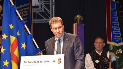 Bild: Alexander Pausch
Ministerpräsident Markus Söder (CSU) spricht am 9. Juni 2019 beim 70. Sudetendeutschen Tag in Regensburg
