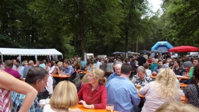 Bild: bnr
Unter den mächtigen Bäumen ließ es sich gemütlich verweilen.