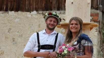 Bild: aun
So sieht ein glückliches Oberkirwapaar aus: Moritz Riehl und Verena Lautenschlager.