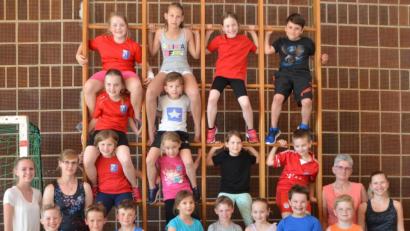 Bild: dob
Die eifrigen TV-Nachwuchssportler erhielten das Kinderturnabzeichen in Gold, Silber und Bronze.