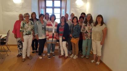 Bild: gi
Die Ehemaligen des Abschlussjahrgangs 1979 der Klasse 10 M der Realschule Vohenstrauß treffen sich zum Wiedersehen.