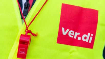 Bild: Christophe Gateau
Verdi fordert Beschäftigte erneut zum Streik auf: Ziel ist es unter anderem, auf die viel zu geringen Gehälter für ein Leben in der Großstadt aufmerksam zu machen.