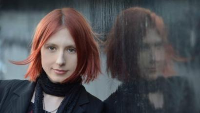 Bild: exb
Kriminalpsychologin Lydia Benecke erzählt von ihren Erfahrungen mit dem Bösen - und wie sie diese in einem Buch verarbeitet.