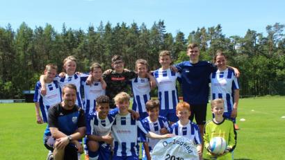 Bild: exb
Jubel bei den U-13-Junioren der SG Diendorf/Altfalter/Nabburg: Sie spielen in der nächsten Saison wieder in der Kreisliga.