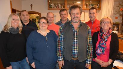 Bild: jr
Mit dieser Führungsmannschaft geht der Tischtennisclub (TTC) Konnersreuth in die kommenden zwei Jahre. Mit dabei sind (von links) Beate Malzer, Walter Hart, Petra Günthner, Jürgen Grassold, Konrad Rosner, Vorsitzender Josef Rosner, Andreas Malzer und Kornelia Rosner.