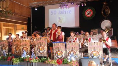 Bild: frd
Die Pischdorfer Blaskapelle spielt am Sonntagnachmittag zum Festausklang auf.