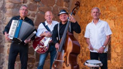 Bild: exb
Die „Jukebox Heroes“ spielen beim Sommerfest im Freibad auf.