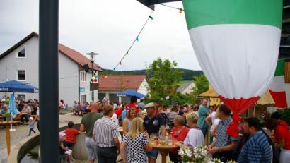 Bild: exb
Die Cocktailbar war an diesem lauen Frühsommerabend gut frequentiert.