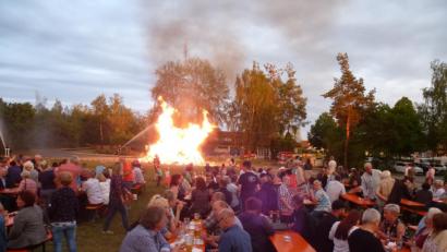 Bild: bk
In Weiherhammer brennt das Johannisfeuer.