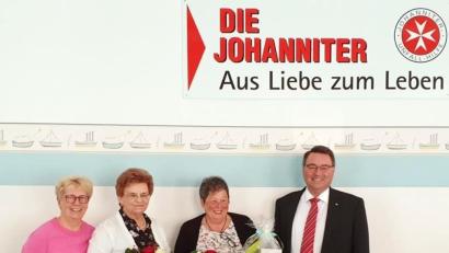 Bild: Andreas Denk/exb
Von links nach rechts: Beate Först, Christa Derbin, Doris Kratzer und Johanniter-Regionalvorstand Martin Steinkirchner