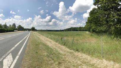 Bild: Gabi Schönberger
Rechts der Bundesstraße 22 zwischen Altenstadt und Weiden entstehen in der Sauernlohe ein Gewerbe- und angrenzend ein Mischgebiet, in dem auch eine Wohnbebauung ermöglicht wird. Der gesamte Verkehr von und zur B 22 wird über eine Ampel geregelt.
