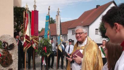 Bild: trj
Weihe des Gedenksteins anlässlich der 950 Jahr Feier.