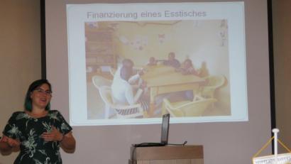 Bild: ubb
Lena Schulwitz absolvierte ein Berufspraktikum in Kenia und hat vor dem Rotary-Club Stiftland darüber referiert.