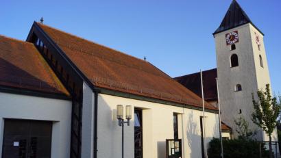 Bild: weu
Am 2. Juli 1978 wurde der Grundstein für den Erweiterungsbau der Kirche Maria Magdalena gelegt, Einweihung war am 21. Juli 1979. 40 Jahre später wird die Konsekration mit einem Pfarrfest gefeiert.