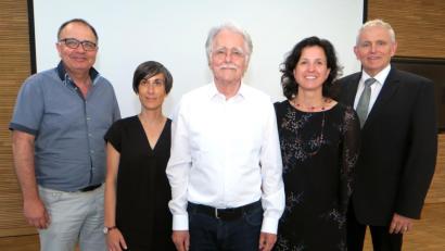 Bild: Hirsch
Sonderschulrektor Michael Zirngibl, Seminarrektorin Annegret Sterz, Sozialwissenschaftler Dr. Martin Wellenreuther, Regierungsschuldirektorin Christina Bergmann und Regierungsschuldirektor Hans Hilburger (von links) sprachen bei der Auftaktveranstaltung "Forum Lernen Inklusiv" in der Oberpfalzhalle.