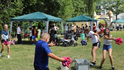 Bild: Wolfgang Steinbacher
Bei 31,5 Grad sind Wasserspiele eine willkommene Erfrischung.