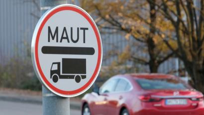 Bild: Bernd Weissbrod/dpa
Das Maut-Chaos ist aufgeschoben, wohl aber noch nicht endgültig aufgehoben.