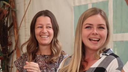 Bild: Hirsch
Die beiden Yoga-Lehrerinnen Kristina Nicolaus (rechts) und Ranja Weis (links) gehören zium Organisationsteam des zweiten Yoga-Festivals am Steinberger See.