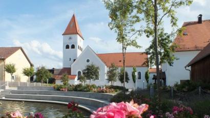 Bild: Harald Mohr
Die Gemeinde Ursensollen im Landkreis Amberg-Sulzbach hat mehr zu bieten als nur schöne Blumen.