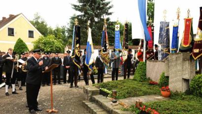 Bild: bjp
Bei aller Feststimmung die Gefallenen, Vermissten und Verfolgten nicht vergessen: Ein Gedenkakt am Gefallenenehrenmal wird den besinnlichen Auftakt zur 140-Jahr-Feier der Burkhardsreuther Soldatenkameradschaft setzen. Bild: bjp.